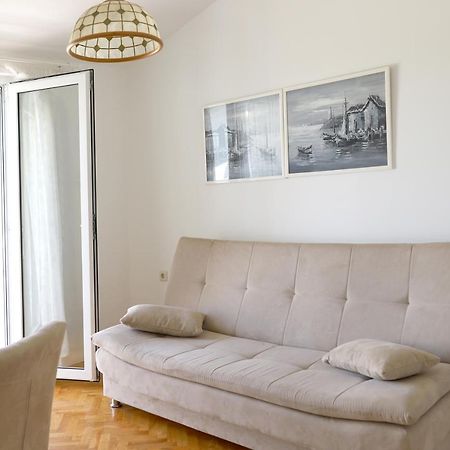 Apartment Hudan Malinska Exteriör bild